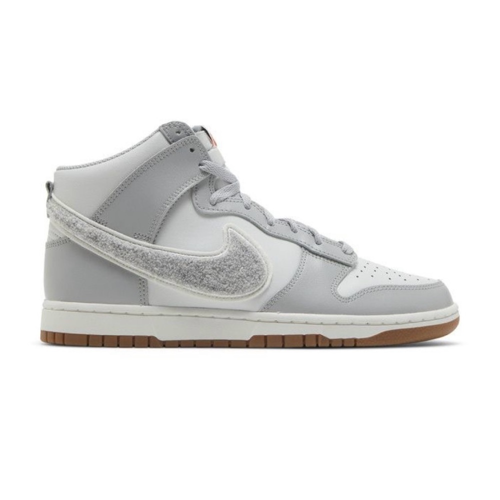 NIKE Dunk Hi Retro University Dunk